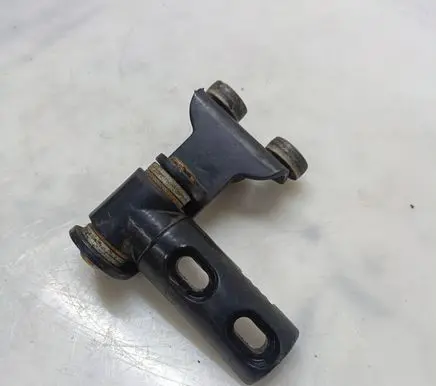 Mercedes-Benz 100 W631 Sliding door lower roller guide/hinge A6317600347
