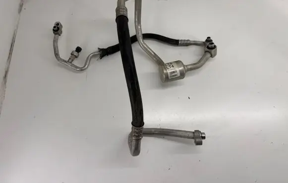 Chevrolet Camaro Air conditioning (A/C) pipe/hose 23369752 84008572 84122287