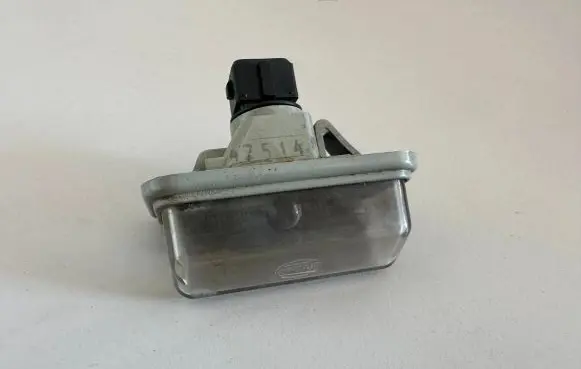 Toyota Avensis T250 Front fender indicator light