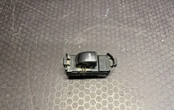 Toyota Corolla Verso E121 Electric window control switch 84030 13030 1514733