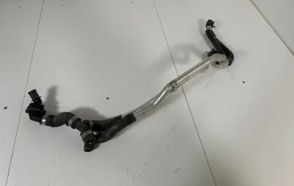 Mercedes-Benz GLC C253 Engine coolant pipe/hose A2055061860
