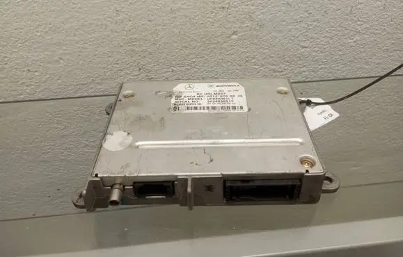 Mercedes-Benz E W211 Bluetooth control unit module A2118700026 DM20030913 UH03MM01LT