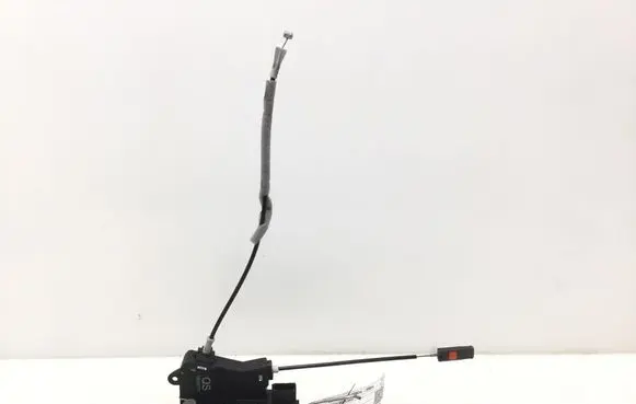 Opel Vectra C Front door lock 13210771