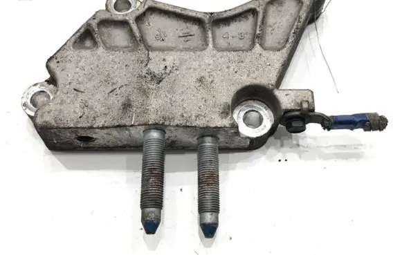 Hyundai Santa Fe Engine mounting bracket 