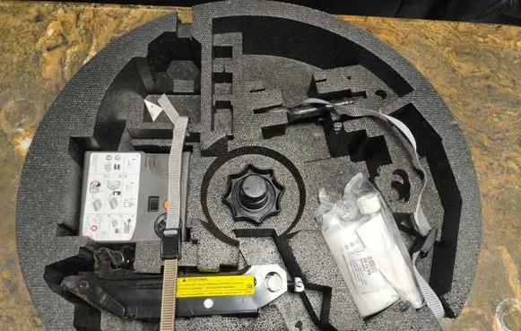 Audi A3 S3 A3 Sportback 8P Tool box 8P0012109G 8P0012615C 5G0012619