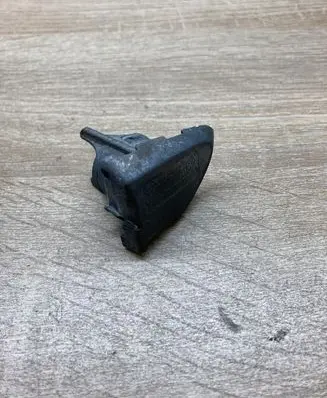 Volkswagen PASSAT B6 Rear door exterior handle/bracket 3C0839167