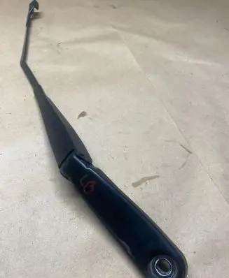 Volvo V40 Front wiper blade arm 31276060