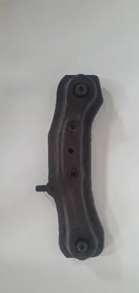 Honda CR-V Rear differential/diff mount bracket 