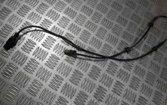 Nissan Note (E11) ABS brake wheel speed sensor 0265007537