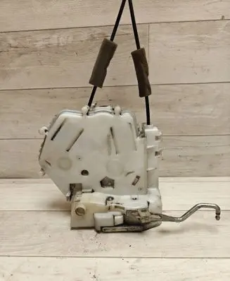 Honda FR-V Rear door lock 
