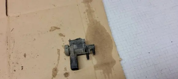 Volkswagen Caddy Turbo solenoid valve 1K0906283A