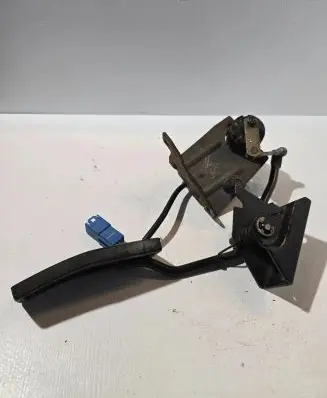 Opel Vectra B Accelerator throttle pedal 191301671 0281002476 43590