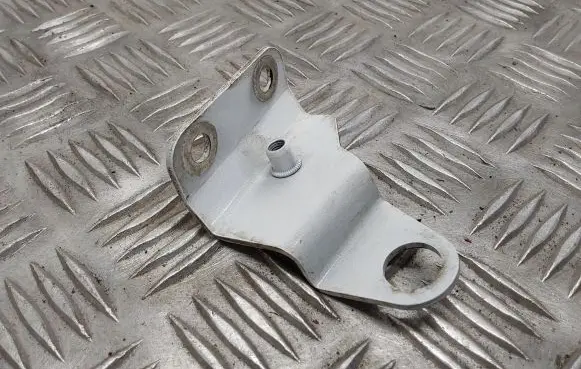 Audi TT TTS Mk2 Fender mounting bracket 8J0810659B