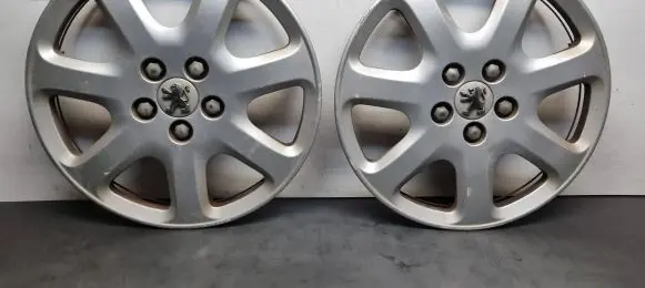 Peugeot 407 R16 wheel hub/cap/trim 9646604080