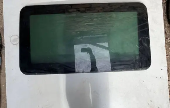 BMW 5 E60 E61 Sunroof glass 7033530 93369600