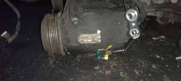 Opel Zafira B Air conditioning (A/C) compressor (pump) 13124752