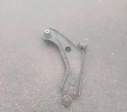 Peugeot 3008 II Front lower control arm/wishbone
