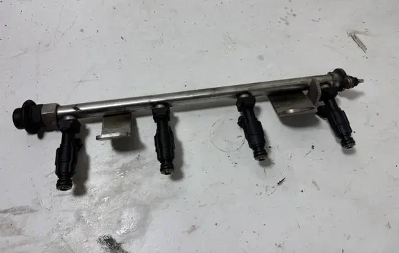 KIA Carens II Fuel injector 3531025100
