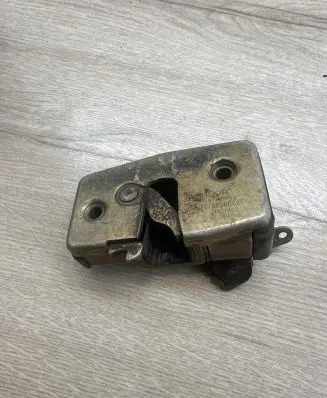 Volkswagen Transporter - Caravelle T4 Rear door lock 701843604A