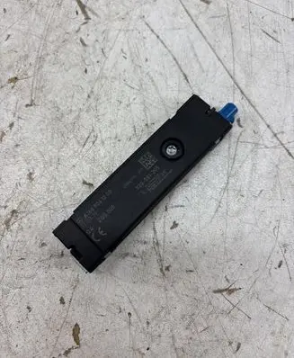 Mercedes-Benz S W222 Aerial antenna amplifier A1669061200 ZGS005 190219