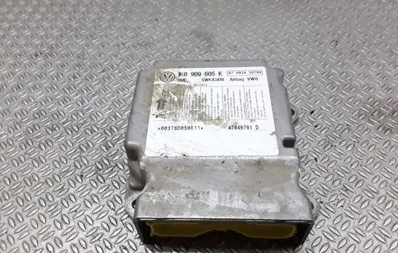 Skoda Octavia Mk2 (1Z) Airbag control unit/module 1K0909605K