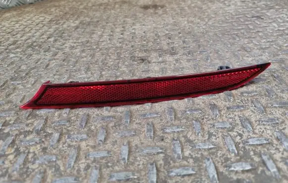 BMW 3 G20 G21 Rear tail light reflector 8074230