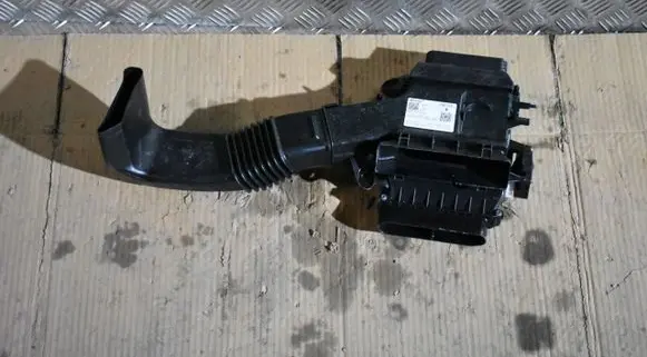 Porsche Panamera (971) Intercooler air guide/duct channel 