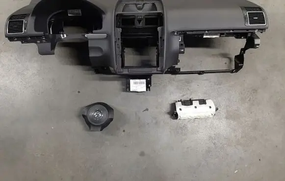 Volkswagen Touran I Airbag set with panel 1T1857001