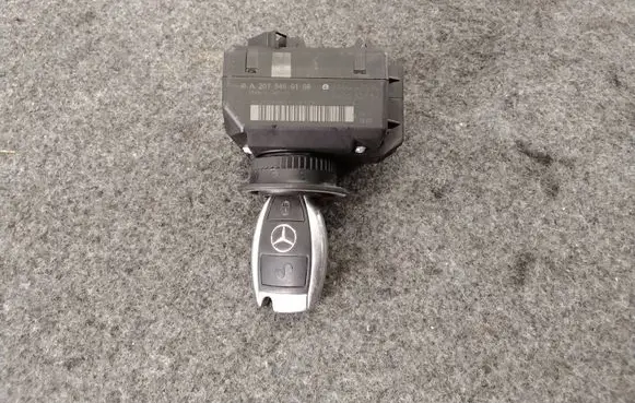 Mercedes-Benz C W204 Ignition lock A2075450108 33003213 33003215