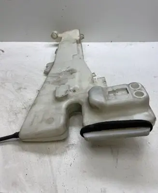 Honda CR-V Windshield washer fluid reservoir/tank