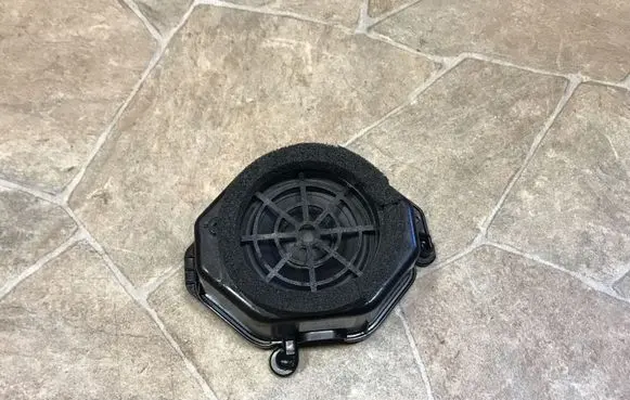 Mercedes-Benz CLS C218 X218 Panel speaker A2048205802