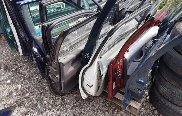 Mitsubishi Pajero Pinin Front door
