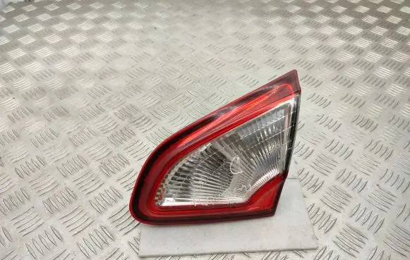 Nissan Qashqai Tailgate rear/tail lights B26550BR01A