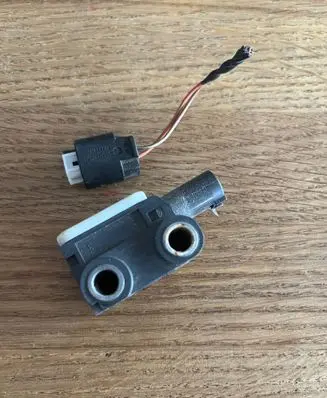 BMW 3 E92 E93 Airbag deployment crash/impact sensor 6988143 65776988143