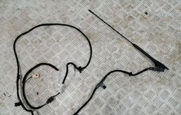 Ford B-MAX Radio antenna AV1T18828AA 20150408A