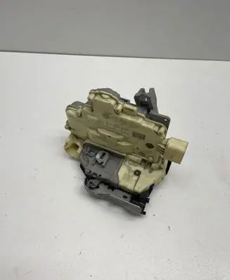 Audi TT TTS Mk2 Front door lock 8J2837016A