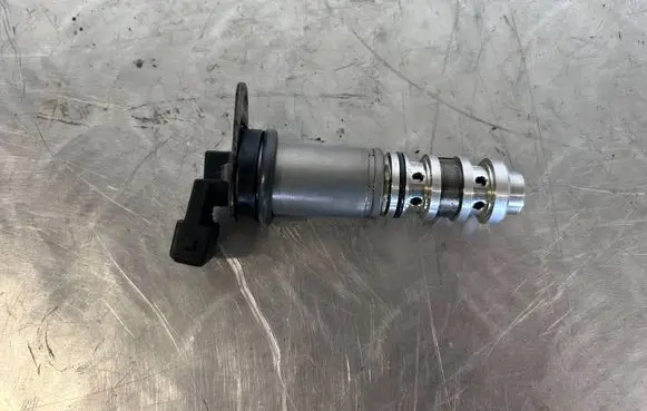 BMW X5M E70 Camshaft vanos timing valve 7561265