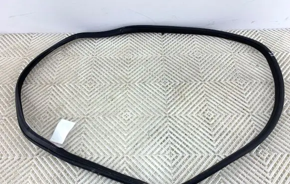 Mercedes-Benz GLA W156 X156 Rubber seal front door (on door) 