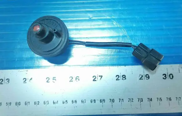 Mazda 626 Electromagnetic valve K589T00871