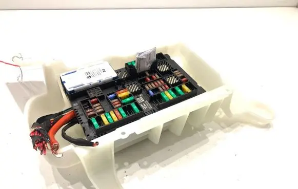 BMW 5 G30 G31 G38 Fuse box set 8713127
