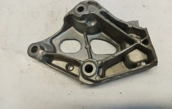 BMW 2 F22 F23 Engine mounting bracket 6859415