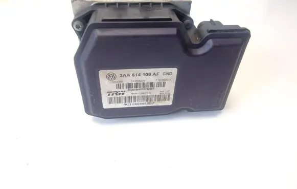 Volkswagen PASSAT B7 ABS Pump 3AA614109AF
