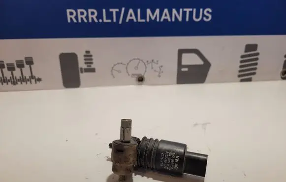 Volkswagen PASSAT B6 Windscreen/windshield washer pump 1K6955651