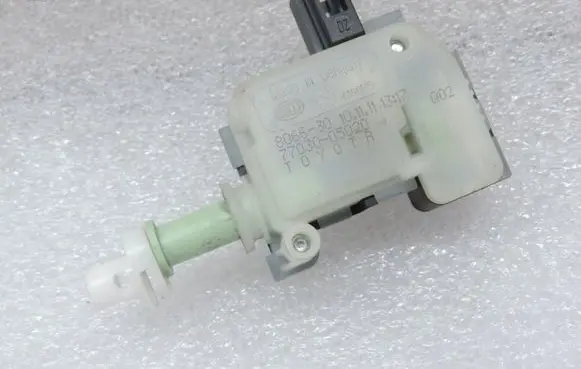 Toyota Avensis T270 Fuel tank cap lock motor 7703005020