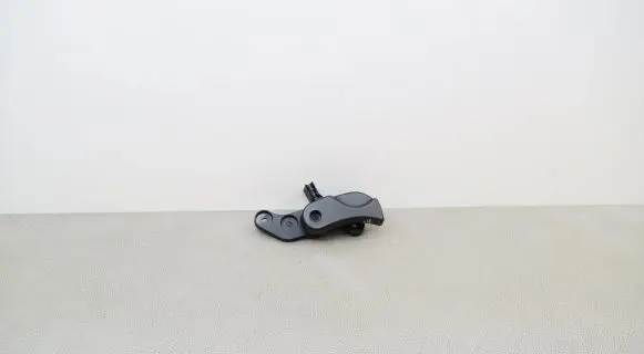 BMW 1 F40 Engine bonnet (hood) release handle 7309606 7326517