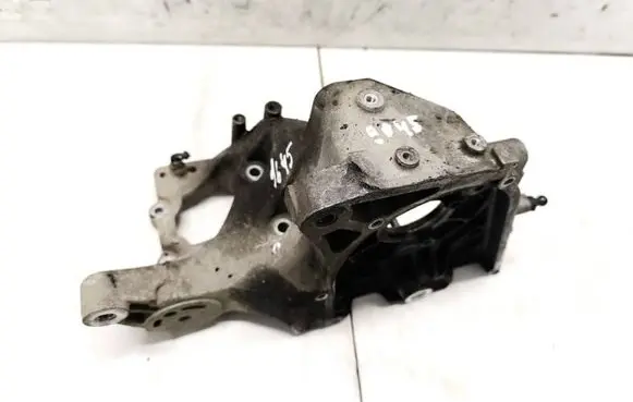 Opel Insignia A Engine mounting bracket 55566003