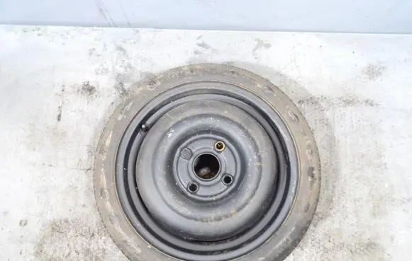 Mitsubishi Colt R15 spare wheel 