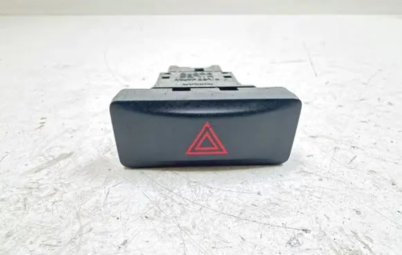 Nissan X-Trail T31 Hazard light switch 06016