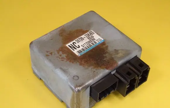Suzuki Swift I Power steering control unit/module 3872073KA0 38720-73KA0