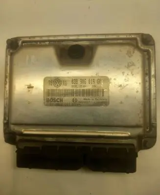 Volkswagen PASSAT B5.5 Engine control unit/module 038906019GK 0281010943